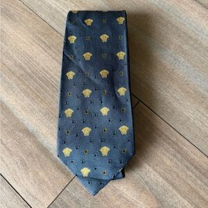 Vintage Versace Medusa head print 100% silk tie
